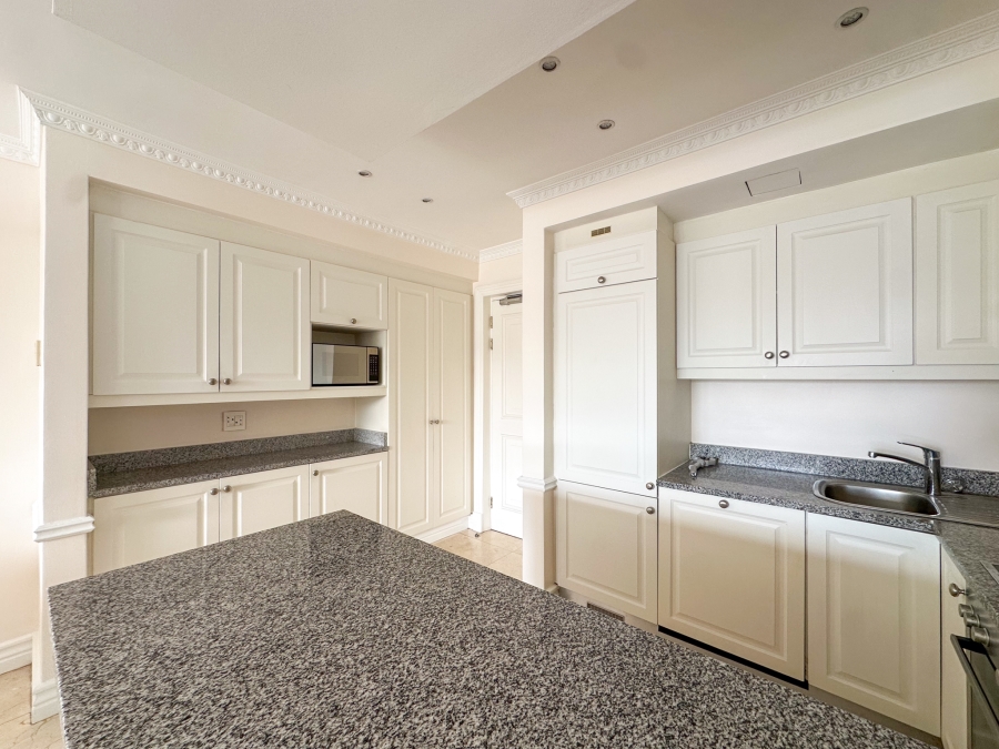 2 Bedroom Property for Sale in Sea Point Western Cape